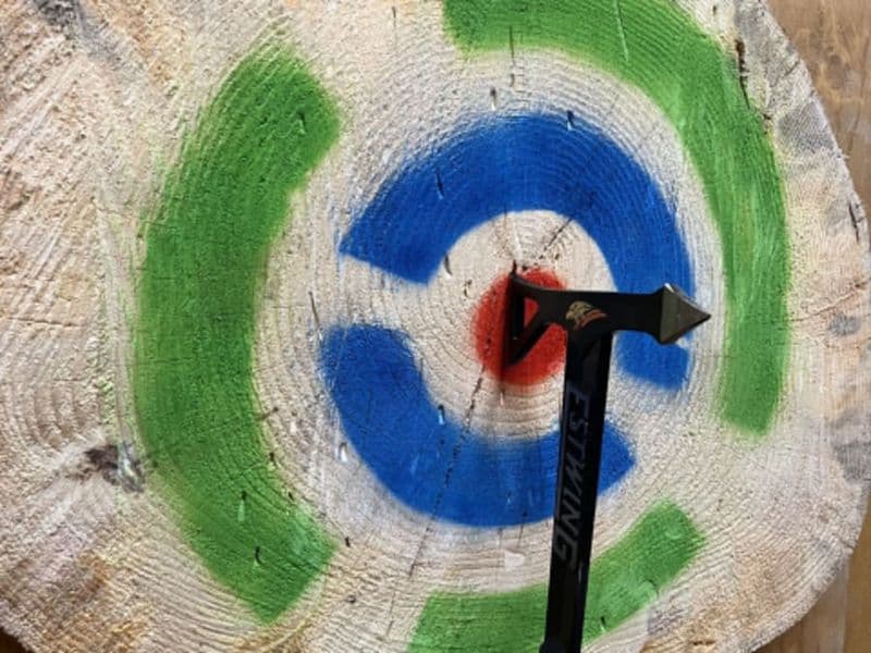 Lancer de  hache à Annecy (74)