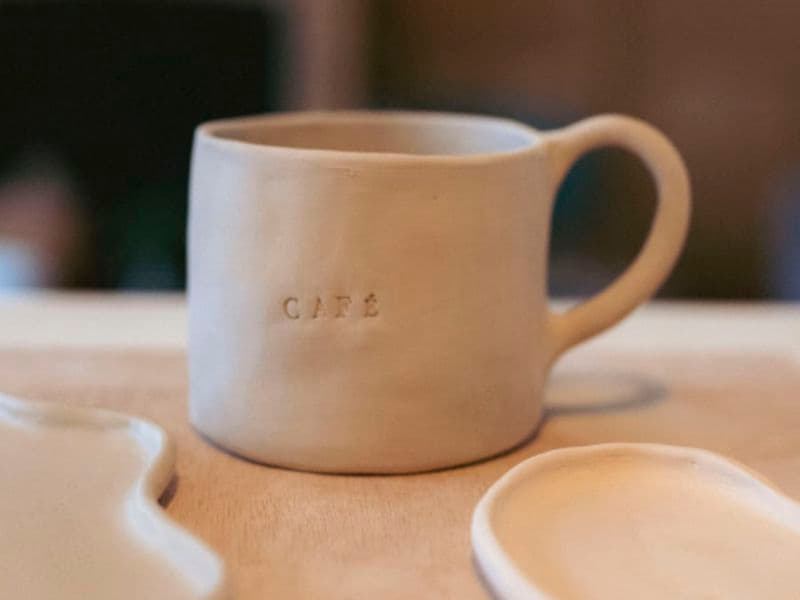 Atelier céramique/poterie d'une tasse en céramique à Lille (59)