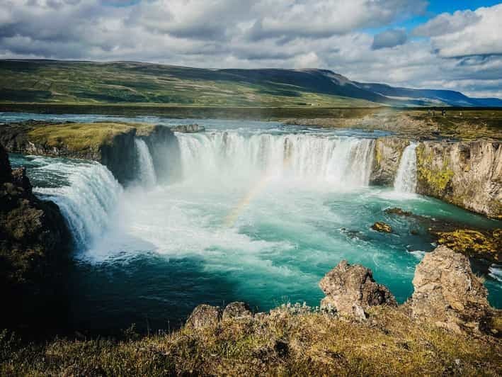 Port privé Akureyri : chute d'eau de Godafoss, Myvatn et bains