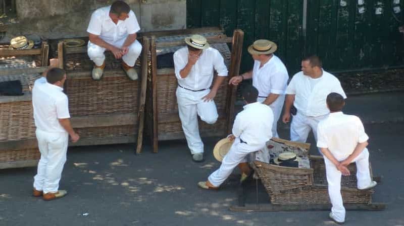 Au départ de Funchal : visite de la vallée des Nouvelles, du Monte et balade en traîneau.