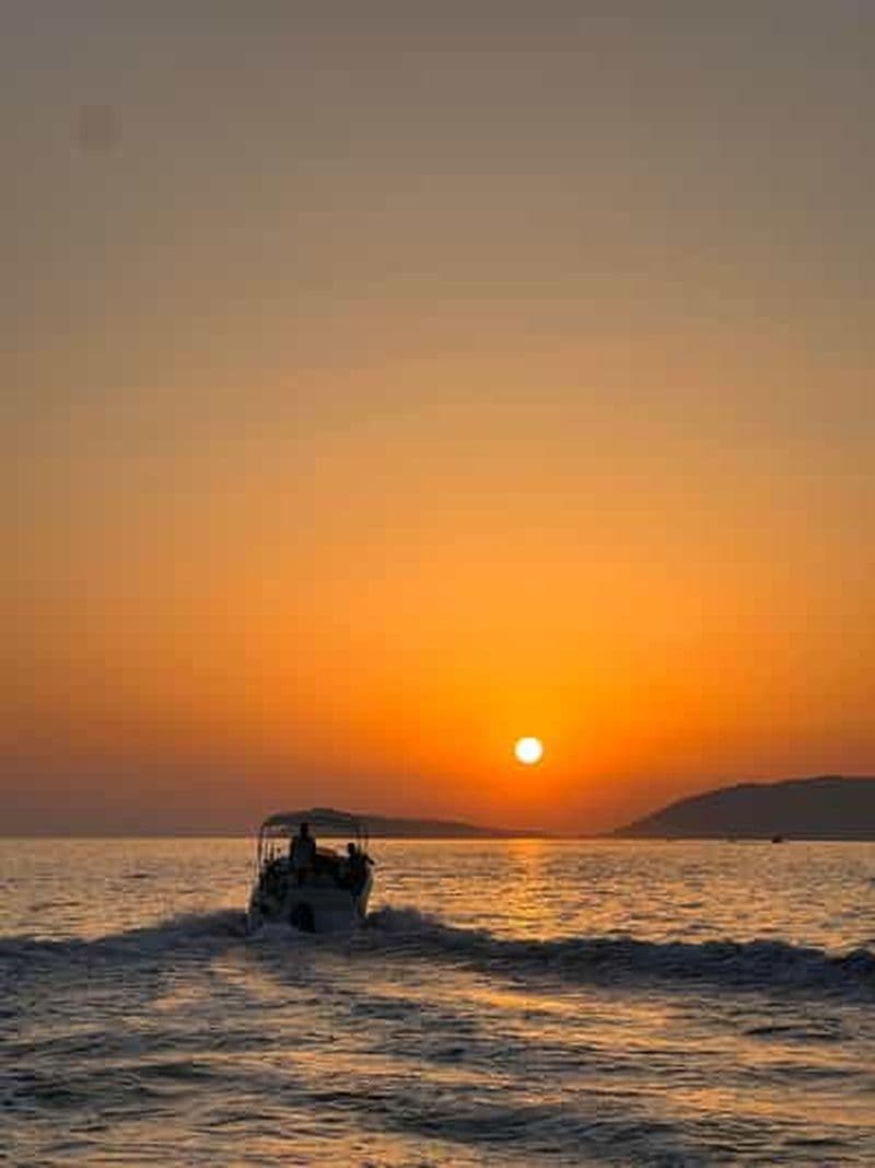 Kotor : Grotte bleue et baie de Kotor : visite en petit groupe en bateau à moteur