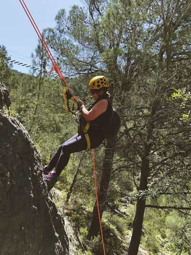 Via ferrata à Enguera avec un pont de 80 mètres
