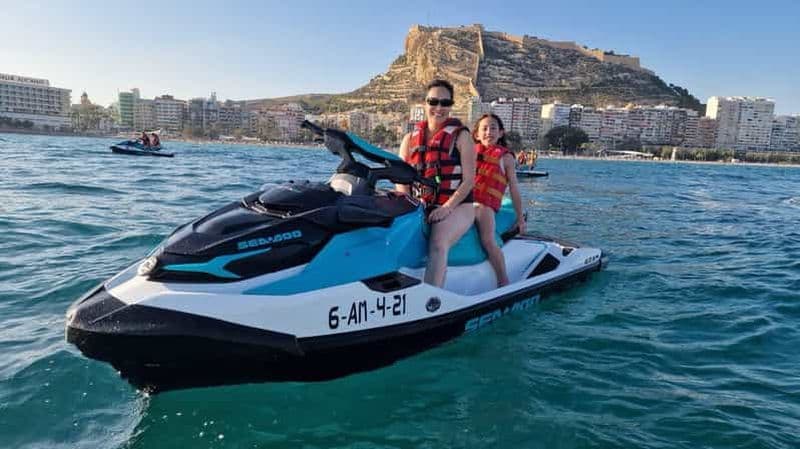 Alicante : Excursion en jetski sur l'île de Tabarca avec collations