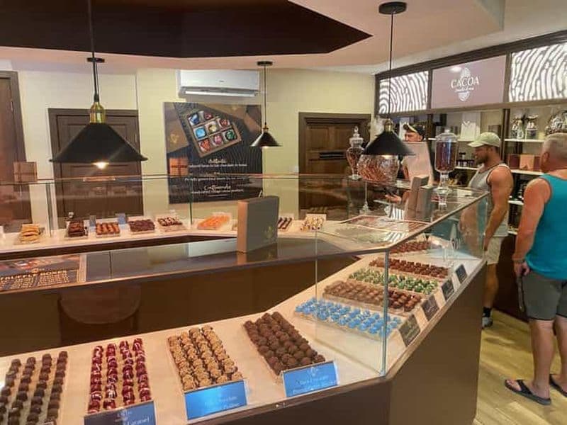 Sainte-Lucie : Distillerie de rhum et fabrication de chocolat