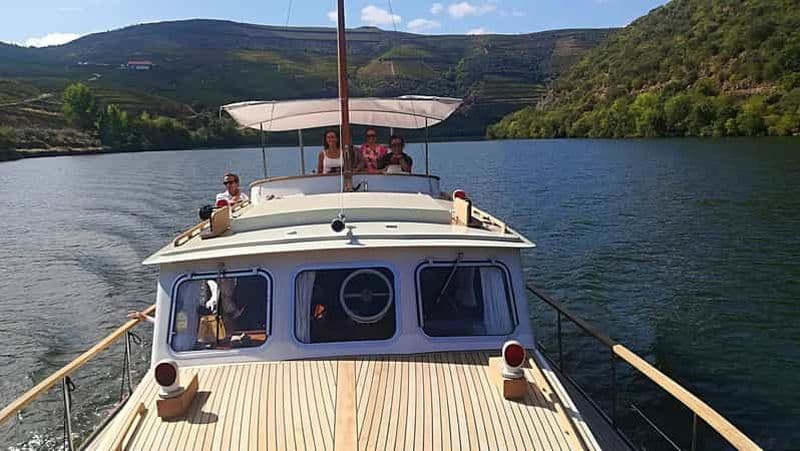 Depuis Pinhão : croisière en yacht privé sur le fleuve Douro