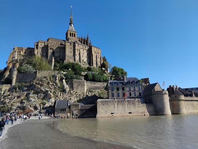 Mont Saint Michel : visite à pied du village, de son histoire et de ses légendes