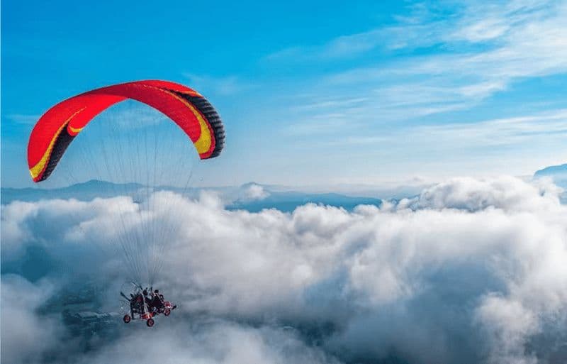 Vang Vieng : excursion en kayak et parapente avec prise en charge à l'hôtel
