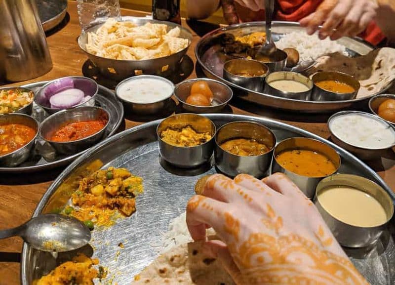 Jaipur : Visite du marché, cours de cuisine et repas en famille