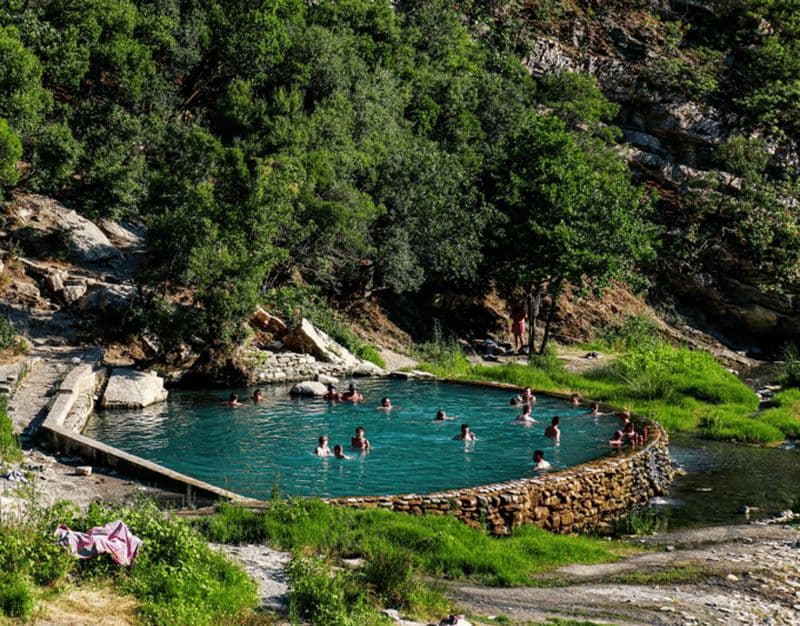 De Tirana/Durres/ : Permet et bains thermaux avec dégustation