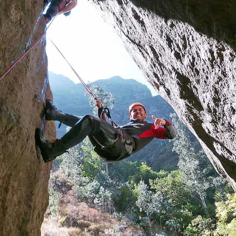 Madère : Expérience de Canyoning de Niveau Intermédiaire (Niveau 2)