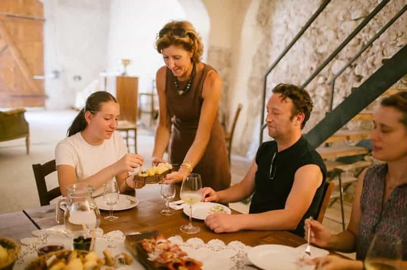 Mezzocorona : dégustation de vins et visite de la cave avec apéritif