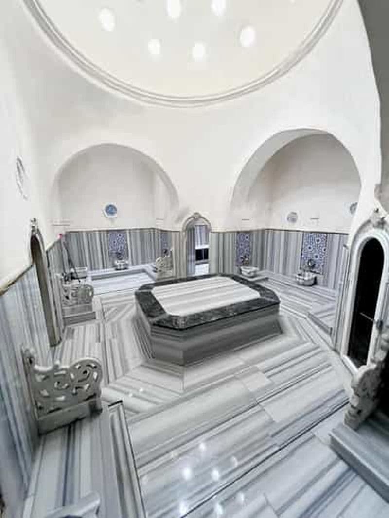 Istanbul : bain turc historique Sifa sur la place Sultanahmet