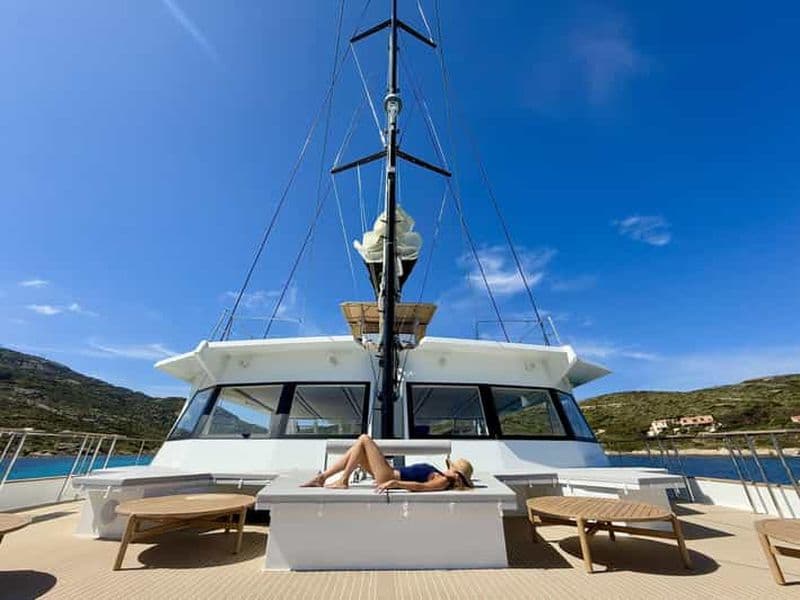 La baie de Calvi : excursion d'une journée en catamaran