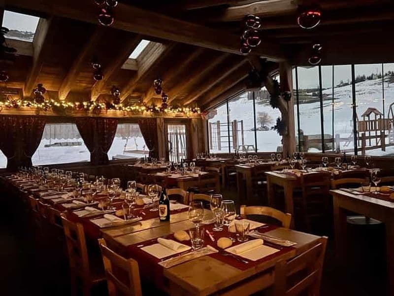 Vallée d'Aoste : Promenade en motoneige et dîner à Torgnon