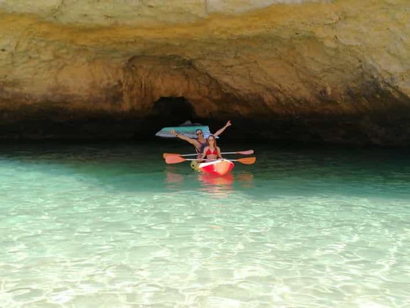 Albufeira : visite en kayak des grottes secrètes et des plages, avec arrêt baignade