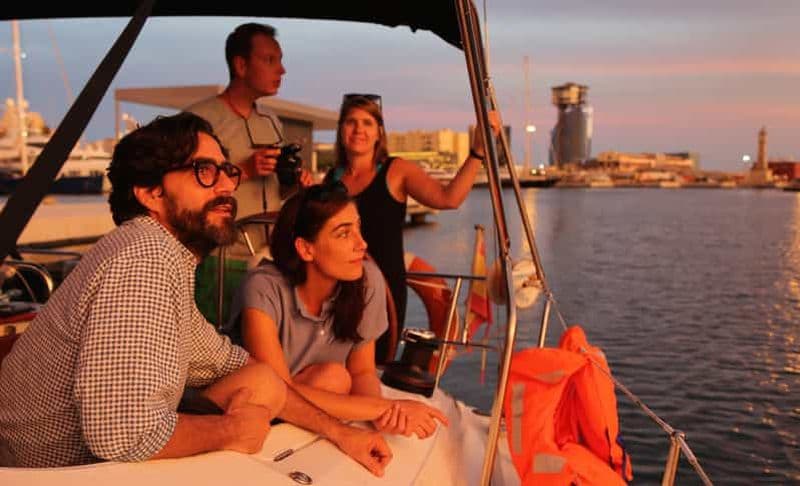 Billet Barcelone : croisière unique au coucher du soleil avec tapas et open bar