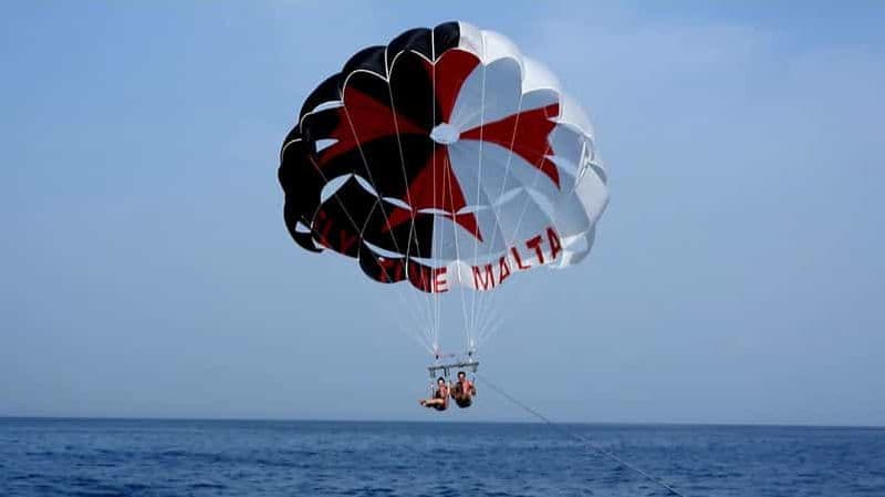 Julian's : Parasailing à Malte avec photos et vidéos