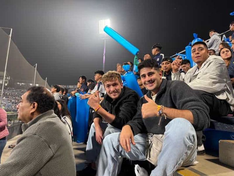 Football à Lima : visite du stade local.