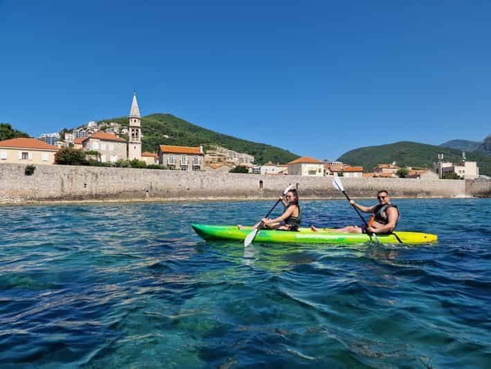 Budva : visite en kayak en petit groupe des grottes de l'île de Sv.Nikola