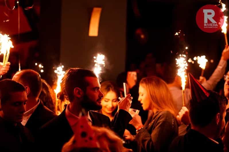 Paris : tournée des bars guidée pour le réveillon du Nouvel An avec boisson 2026