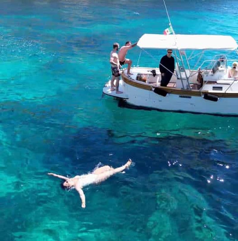 Cagliari : excursion en catamaran avec toast au prosecco
