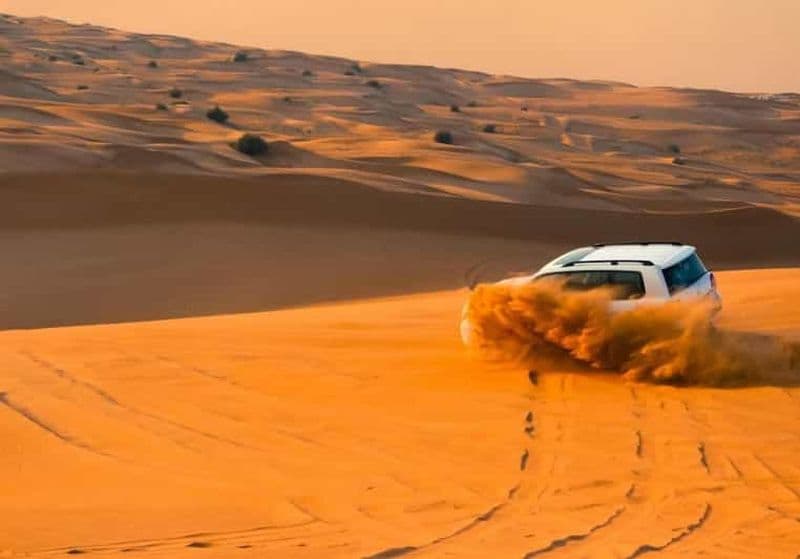Dubaï : Safari dans le désert, balade à dos de chameau, sandboard et dîner buffet