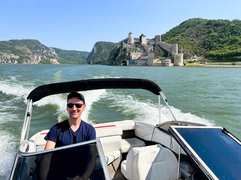 Belgrade : forteresse de Golubac et tour en bateau rapide sur la Porte de Fer