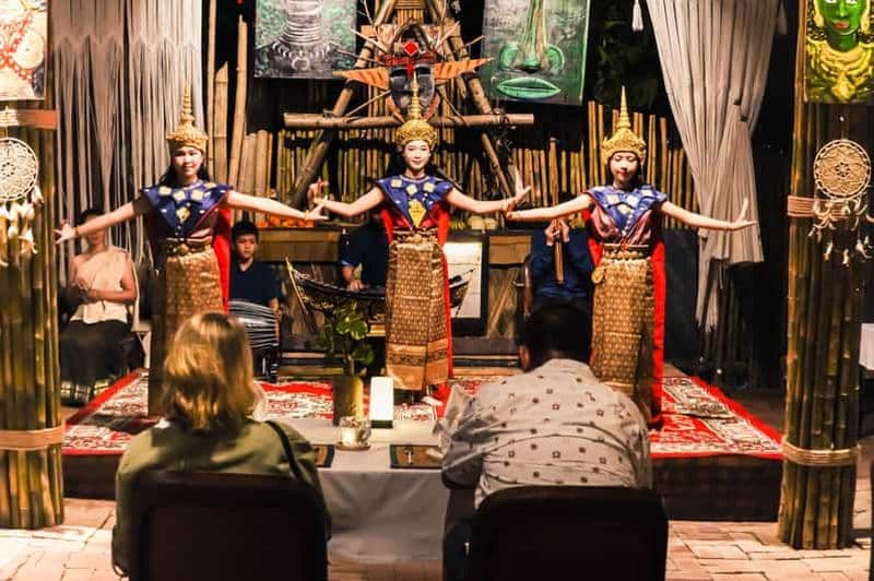 Luang Prabang : dîner avec spectacle de danse traditionnelle laotienne