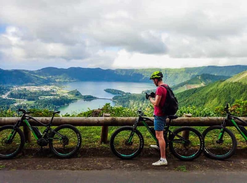Visite guidée de Sete Cidades en vélo électrique