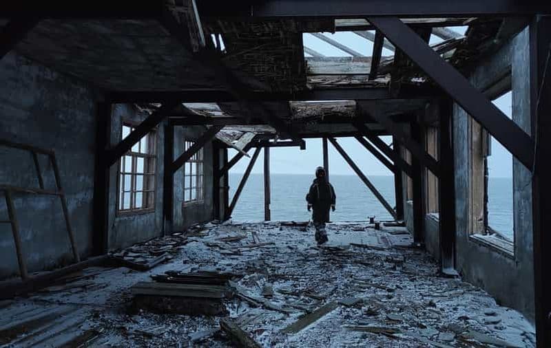 Longyearbyen : Excursion en motoneige dans une colonie soviétique abandonnée