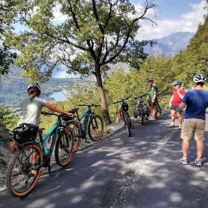 Du lac de Côme au lac de Lugano : vélo électrique trois lacs panoramiques