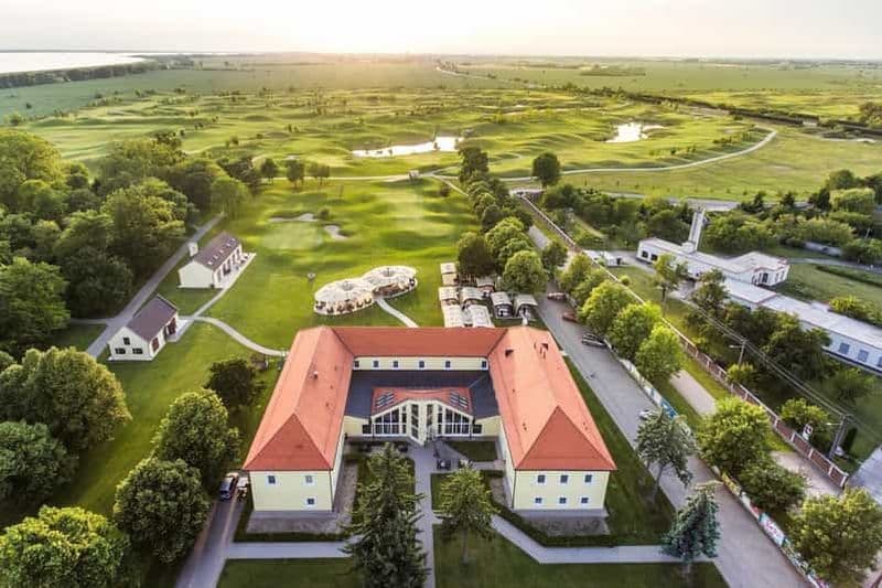 Depuis Bratislava : Jouez au golf en Slovaquie - tout compris