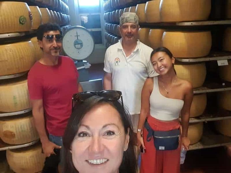 Rosola : Visite de la ferme laitière du Parmigiano avec dégustation de fromage