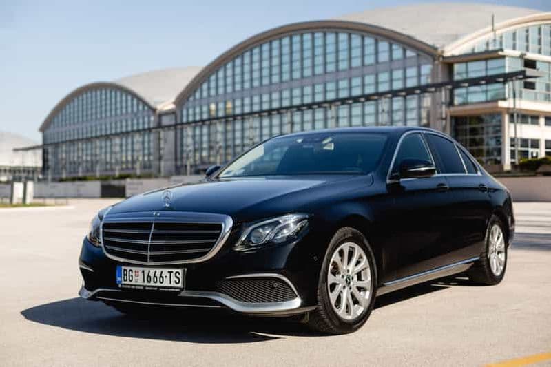 Belgrade : Transfert privé à l'aéroport Nikola Tesla