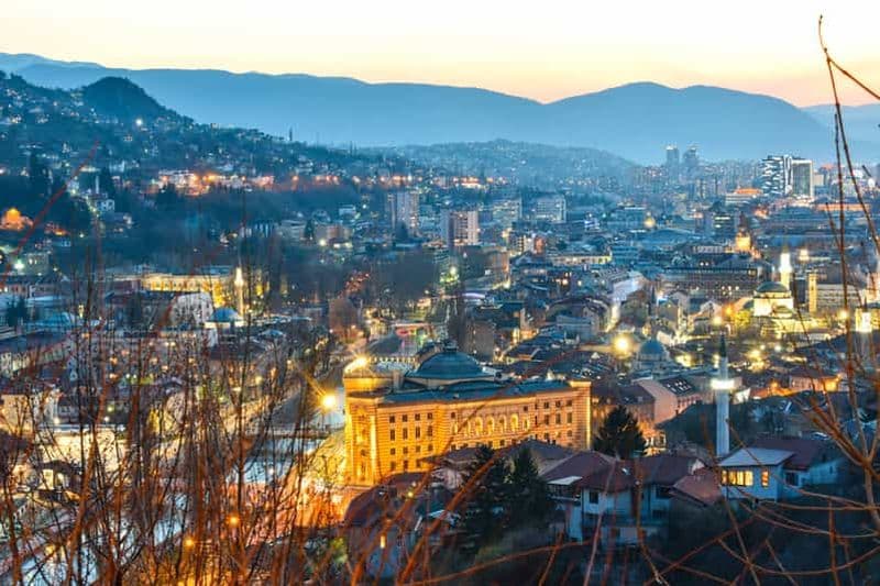 Sarajevo : Visite à pied de la ville de nuit