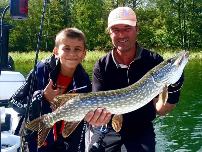 Journée complète d'aventure de pêche dans l'archipel de Stockholm avec guide