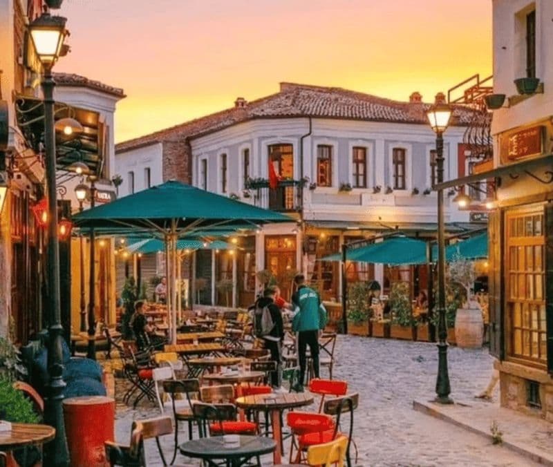 KORCA - ALBANIE - 17 AOÛT 2025 FÊTE DE LA BIÈRE ET VISITE CULTURELLE