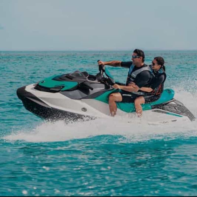 Doha : aventure en jet ski avec vue sur la skyline et Pearl Qatar