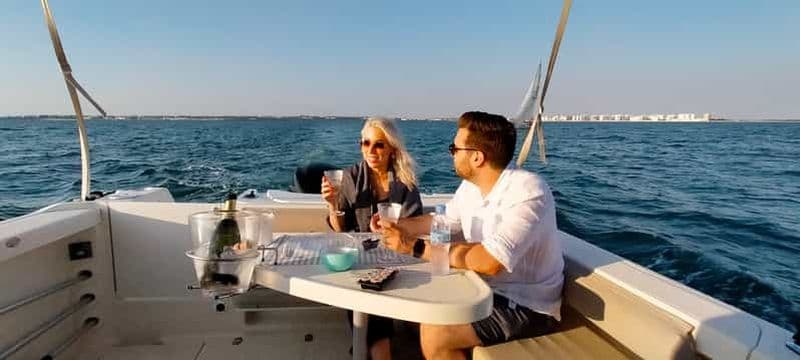 Cádiz : Croisière soleil privée pour 2 personnes avec apéritif et vin