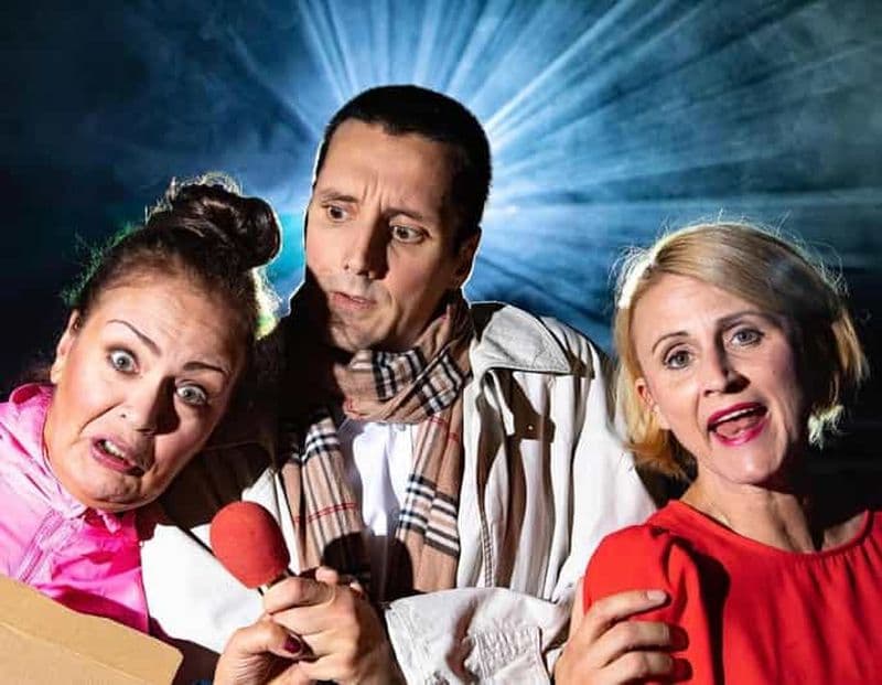 Berlin : Théâtre de cabaret. Pour connaître les risques, veuillez consulter les effets secondaires.