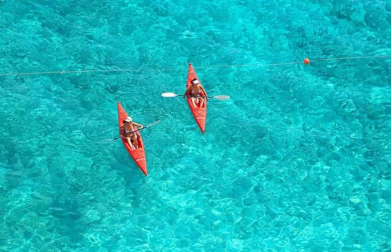 Explorez les eaux de Santorin : Location de kayak