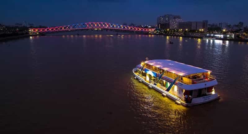 Billet Ahmedabad : Croisière au bord de la rivière Akshar avec repas et musique