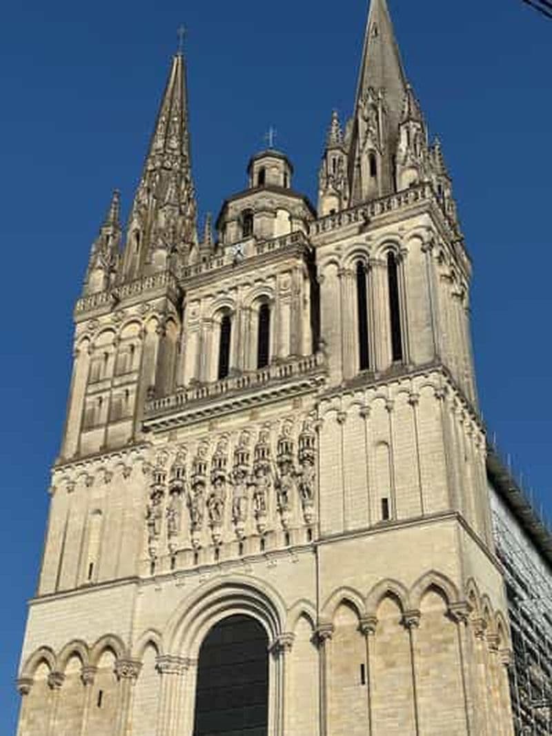 Angers : château d'Angers, dégustation de vins et déjeuner