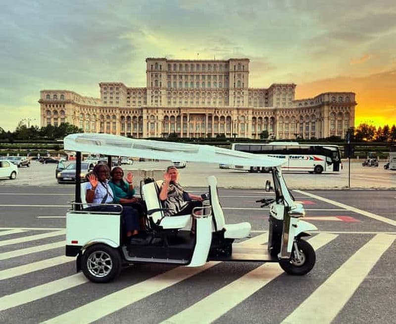 Bucarest : le meilleur de Bucarest en tuk-tuk visite privée