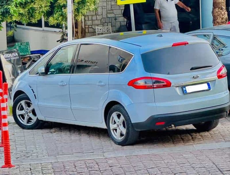 Transfert aéroport de Tirana : de l'aéroport de Tirana au centre-ville ↔