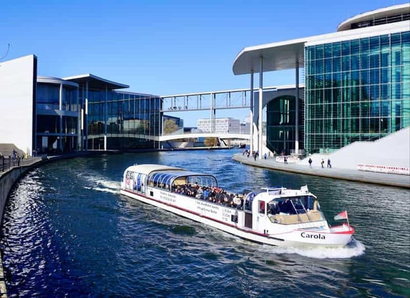 Berlin : croisière fluviale sur un bateau chauffé avec guide bilingue