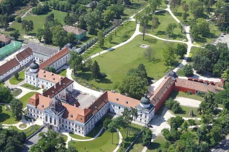 Budapest : Visite du Palais Sisi avec spectacle de chevaux hongrois et déjeuner