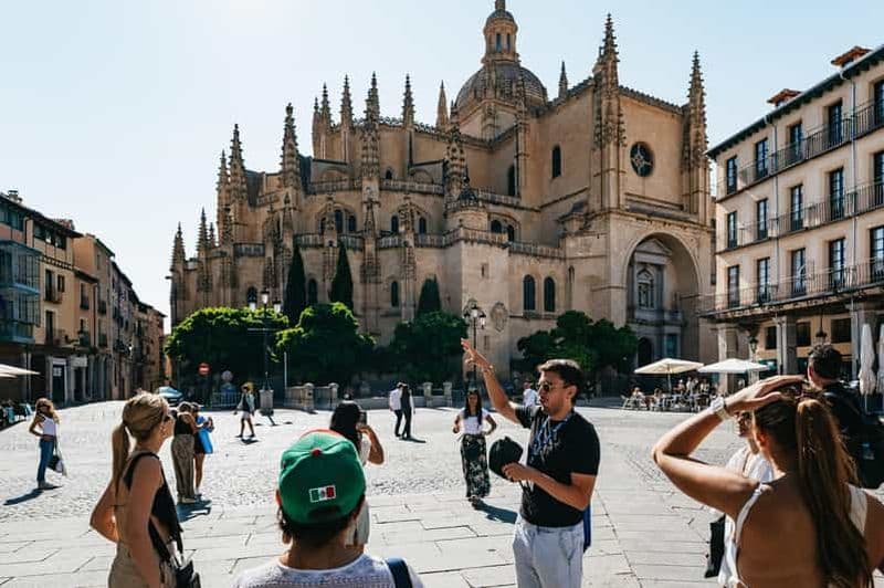 Billet Madrid : visite de Tolède et Ségovie avec cathédrale, Alcázar et déjeuner