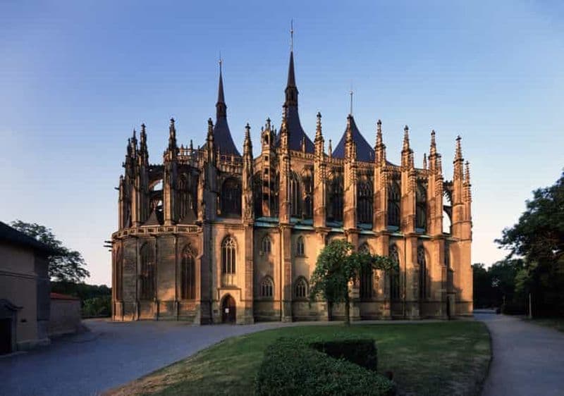 Depuis Prague : Visite à pied de Kutna Hora et cathédrale Sainte-Barbara