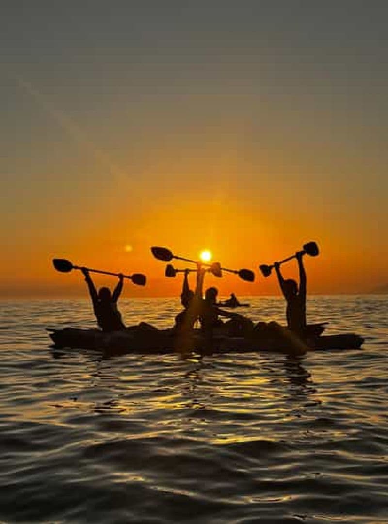 Excursion en kayak au coucher du soleil - Lukova, grottes minuscules et plages secrètes